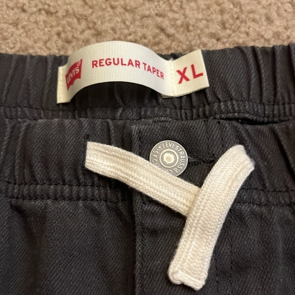 Levi’s boys regular taper with drawstring
Size: XL - Picture 4 of 5